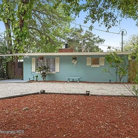Cozy Vintage Waterfront Home With Fireplace And Kayaks Spring Hill Eksteriør billede